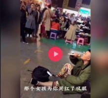 网红男人街头唱歌跳舞,网红男人用歌声与舞姿点燃热情