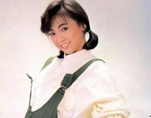 明星胡灵儿照片,光影交织下的明星魅力