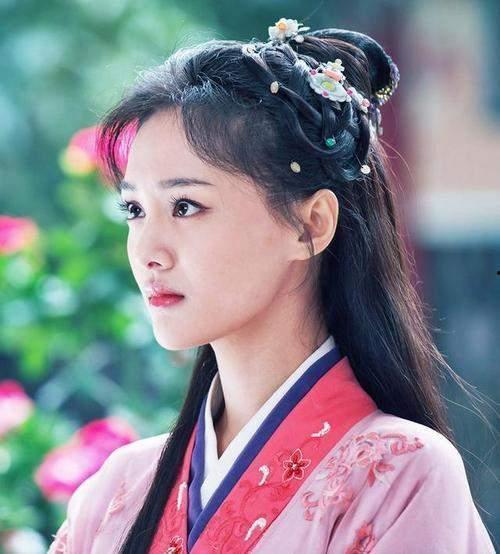 古装图片明星郑爽,演绎古典韵味，诠释青春风采