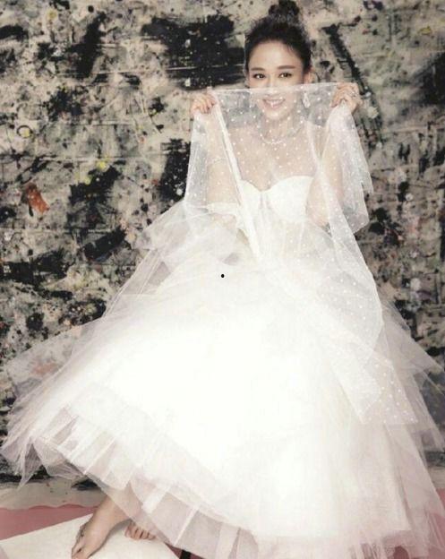 世界穿婚纱女明星,穿婚纱的璀璨女明星风采