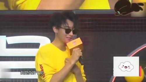 明星打手板视频,揭秘明星私下健身日常