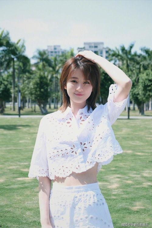 新闻爆料小编悦悦照片,揭秘新闻背后的小编风采